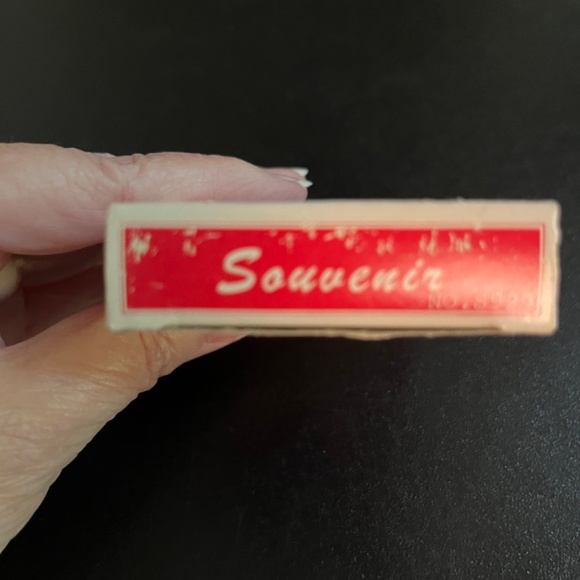 A view of Downtown Chicago Souvenir Playing Cards in Original Tuck Box, Like New - Picture 8 of 10